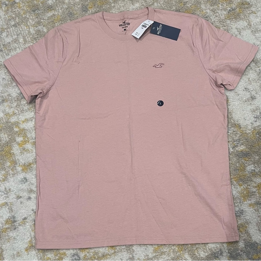 Hollister Men's Light Pink Short Sleeve Tee